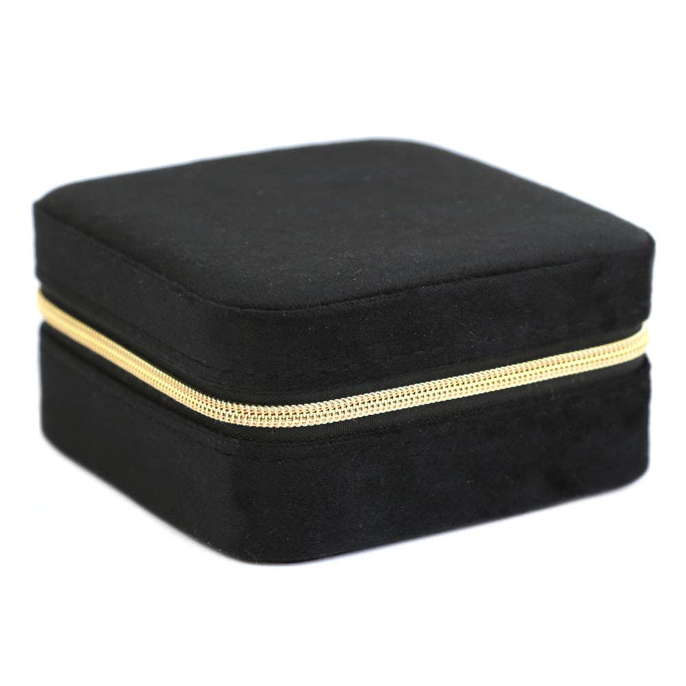 Schmuckbox aus schwarzem Samt
