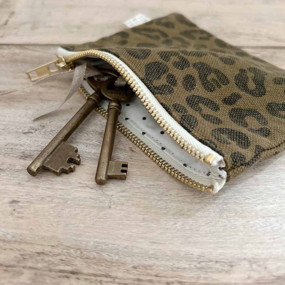 Marie Geldbörse mit Leopardenmuster in Olive