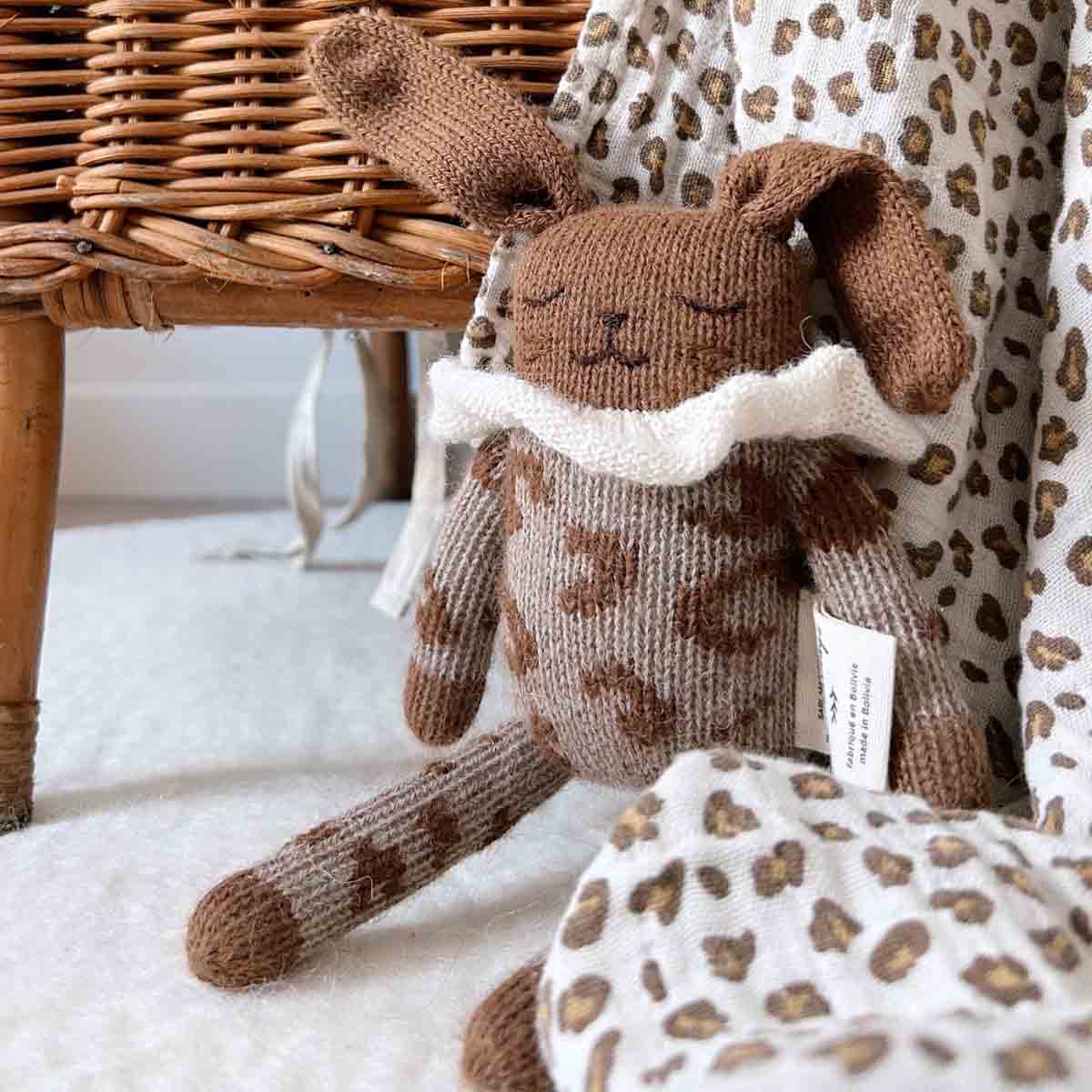 Bianca Mulltuch mit Mini-Leopardenmuster in Greige