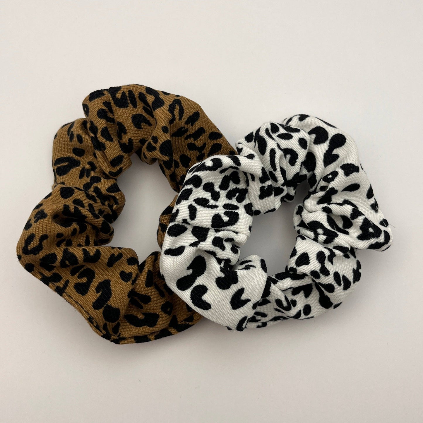 Leo Scrunchie