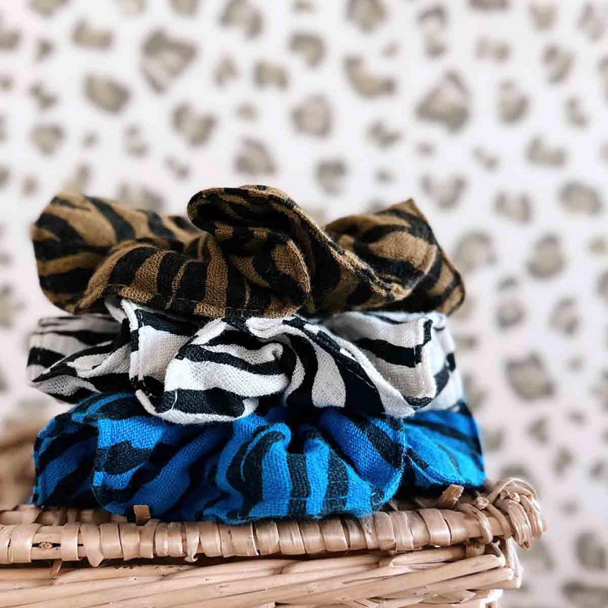 Scrunchie Zebrou in Greek Blue