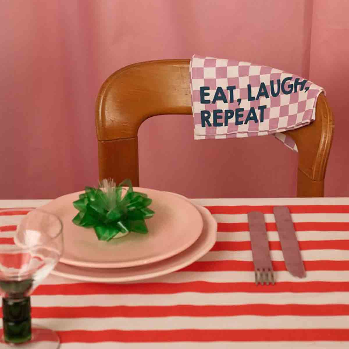 SERVIETTE JOSEPHINE DAMIER MAUVE - ESSEN, LACHEN, WIEDERHOLEN