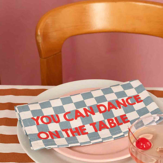 JOSEPHINE DAMIER BLAUES HANDTUCH - YOU CAN DANCE KIRSCHROT